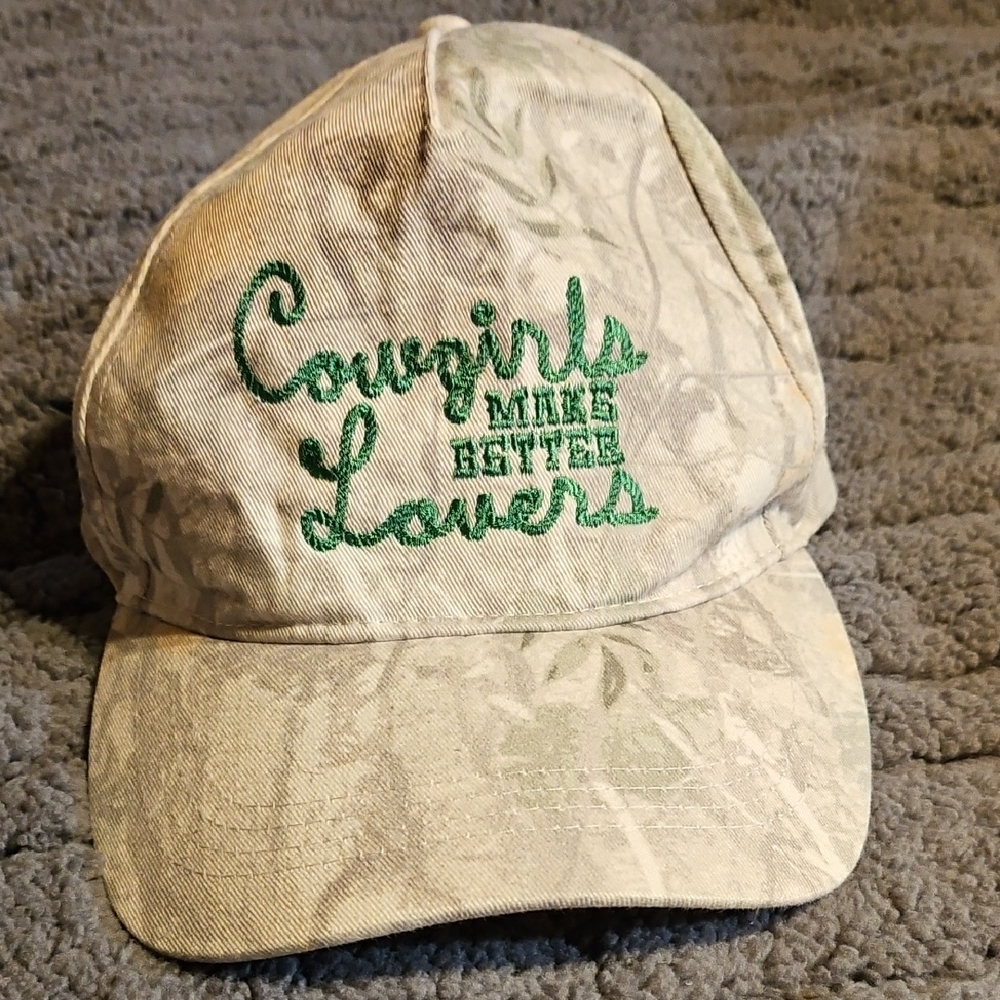 David and Young Cream and Green Embroidered Hat